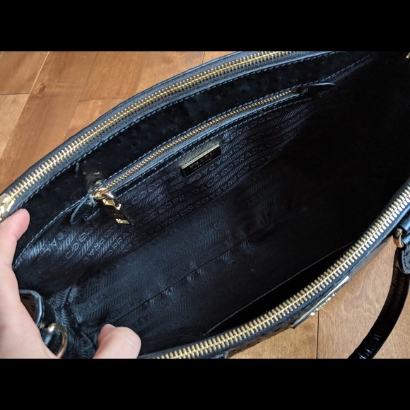 Prada authentic Bauletto Leather Handbag - Picture 6 of 7